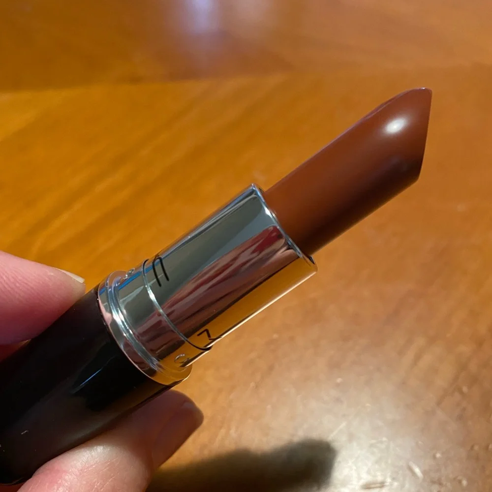 MAC Lustreglass Lipstick Can’t Dull My Shine